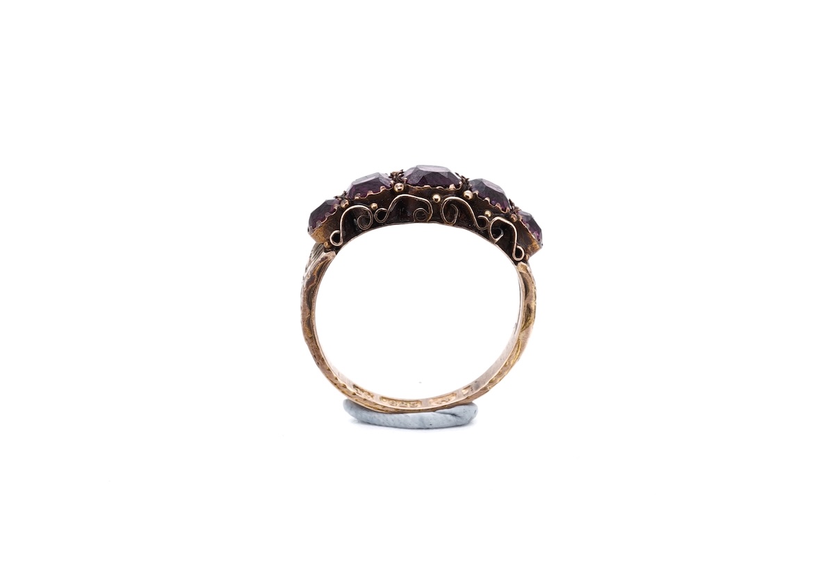 A five-stone garnet ring, early 20th century